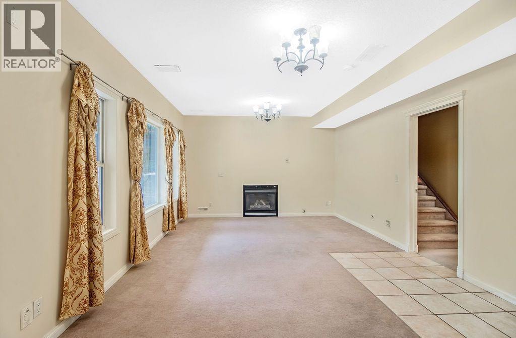 21 Royal Ridge Hill NW — photo 38