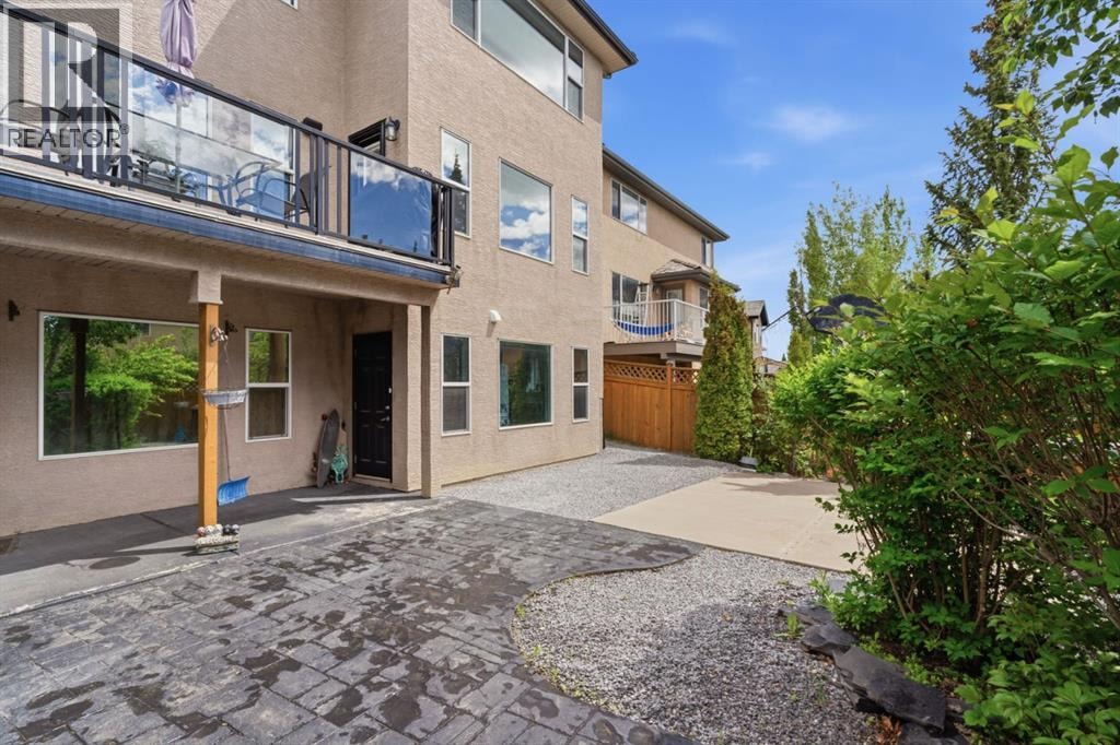 21 Royal Ridge Hill NW — photo 40