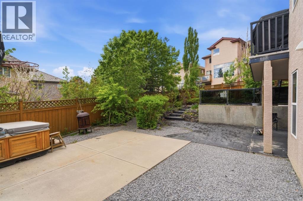 21 Royal Ridge Hill NW — photo 42