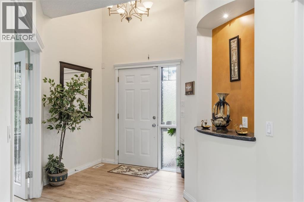 21 Royal Ridge Hill NW — photo 6