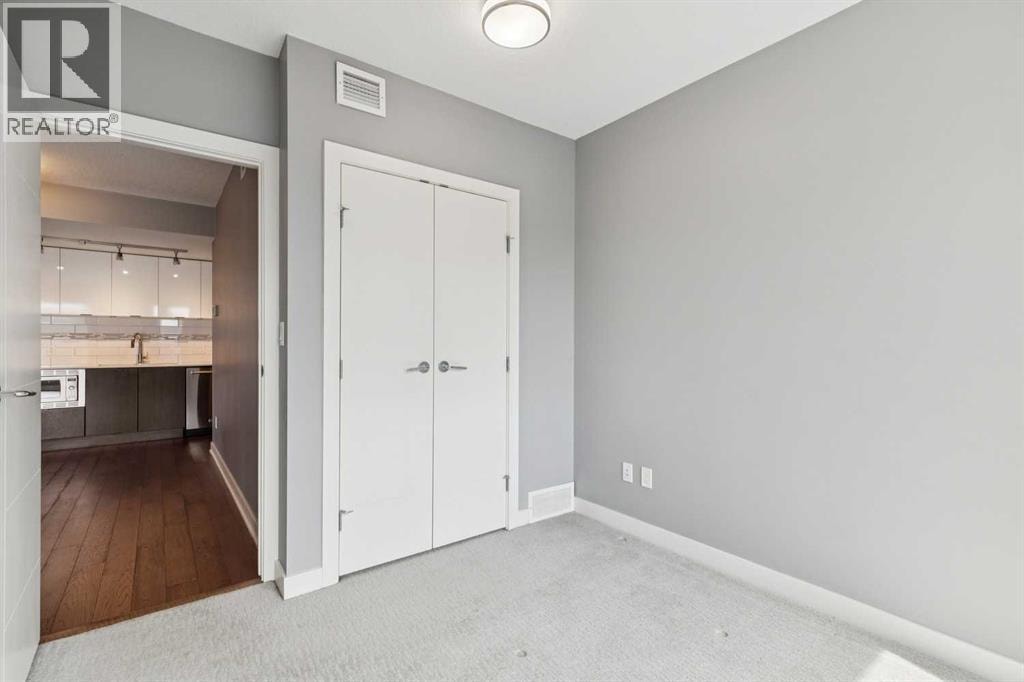 2001, 930 6 Avenue SW — photo 11