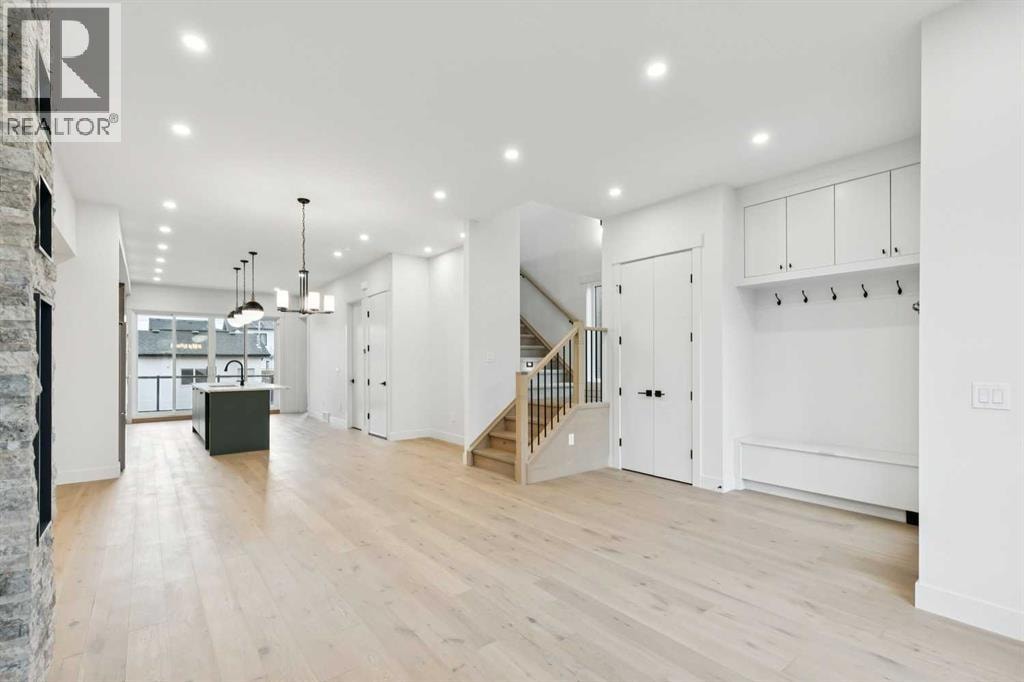 2622 30 Street SW — photo 9