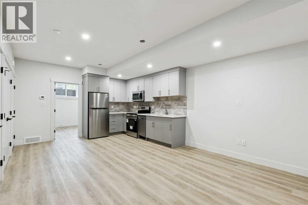2622 30 Street SW — photo 39