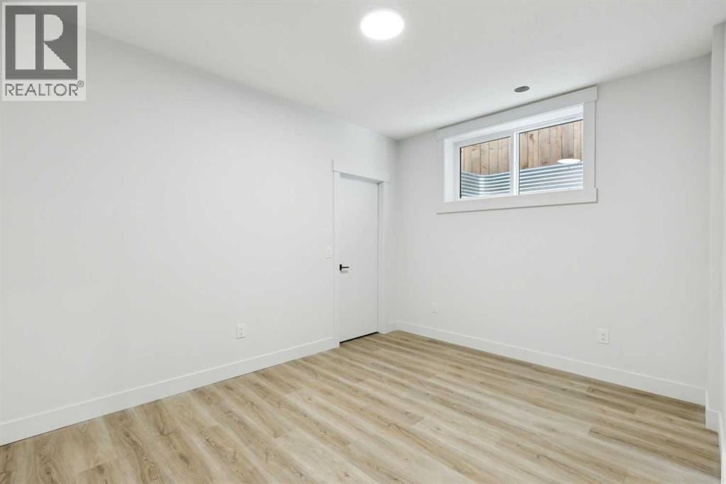2622 30 Street SW — photo 41