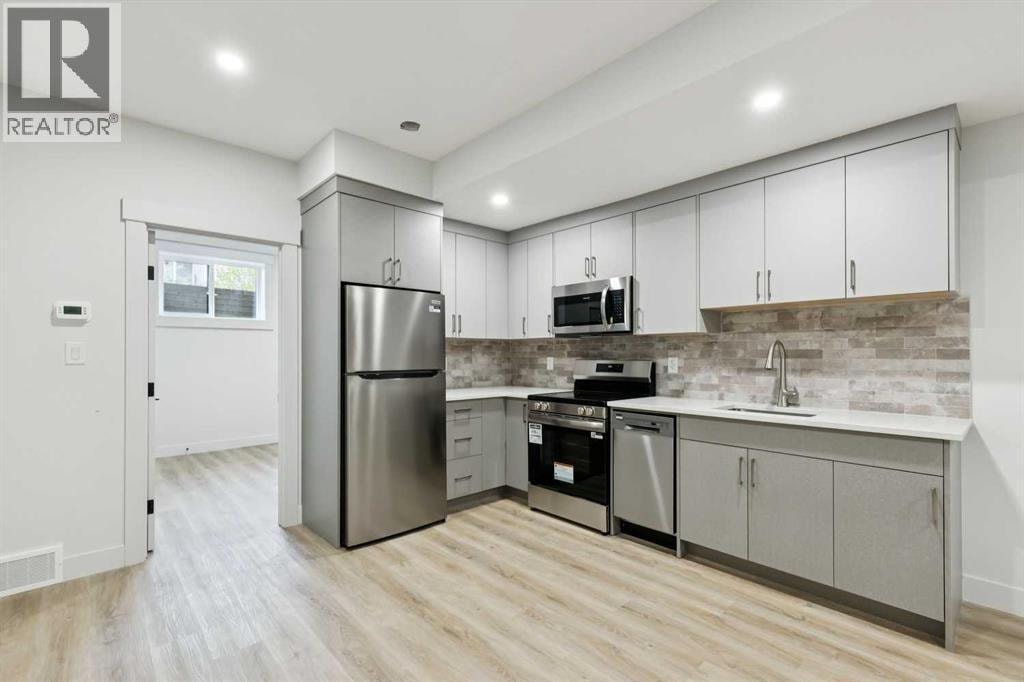 2622 30 Street SW — photo 37