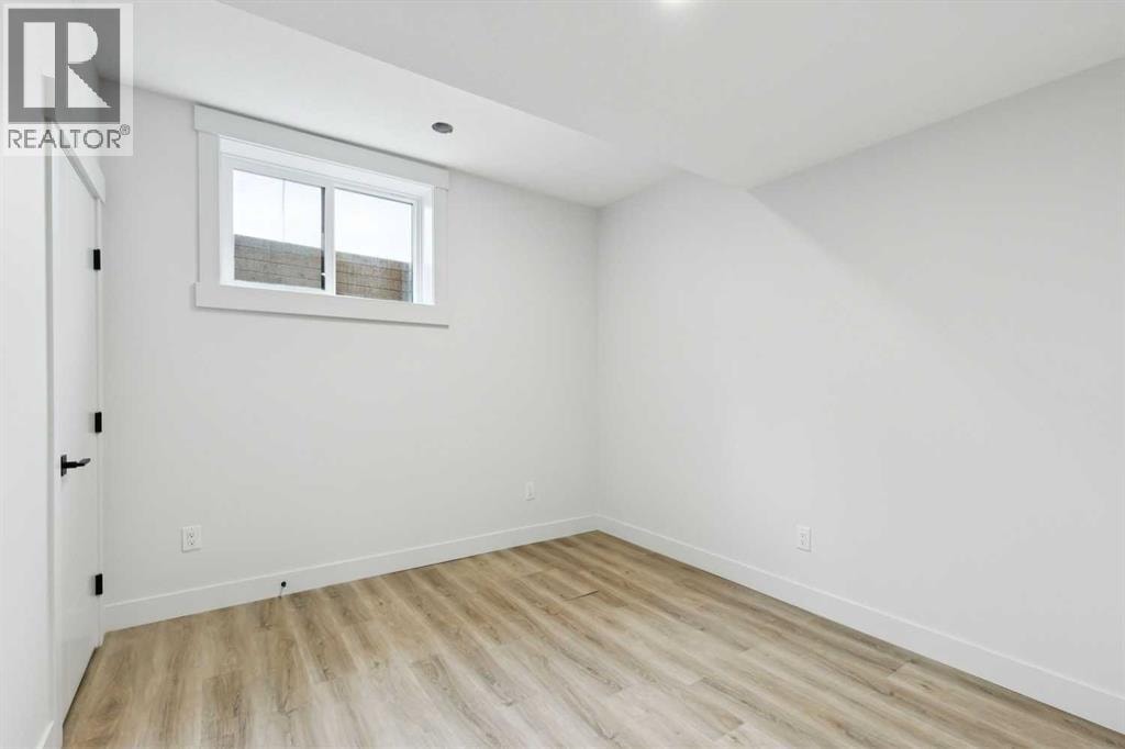 2622 30 Street SW — photo 44