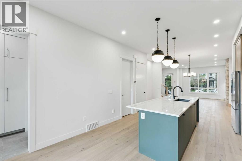 2622 30 Street SW — photo 16