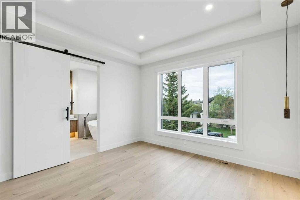 2622 30 Street SW — photo 22
