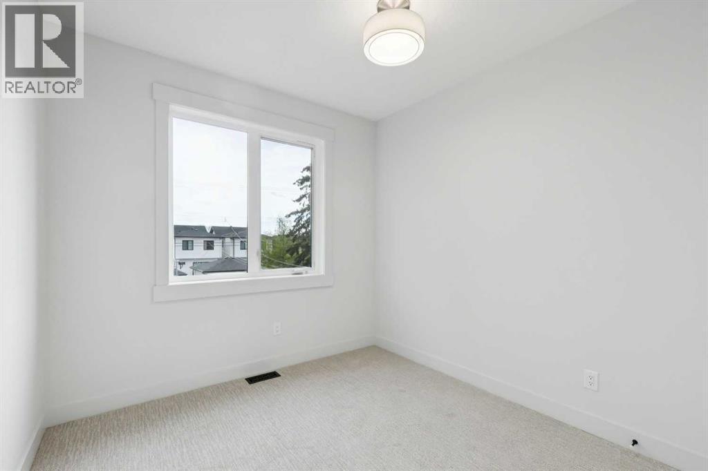 2622 30 Street SW — photo 31