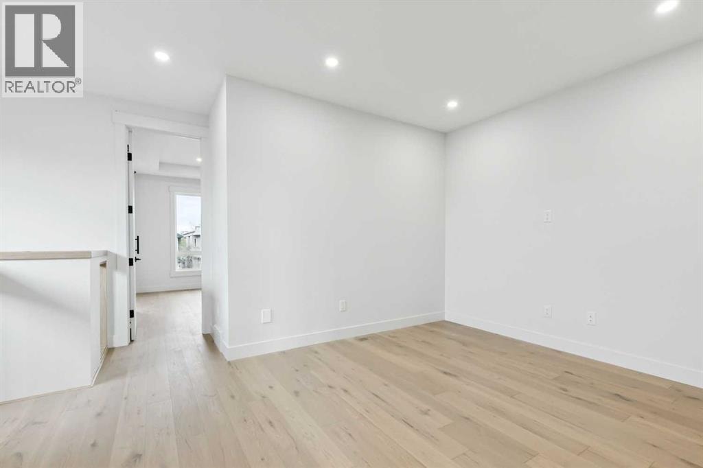 2622 30 Street SW — photo 30