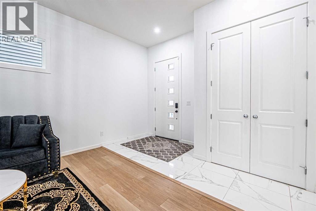 2325 Lancaster Heights SE — photo 3