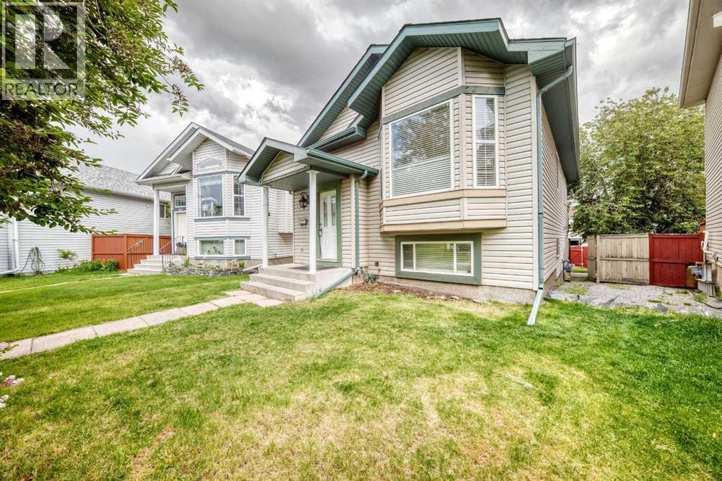 137 Erin Meadow Bay SE — photo 2