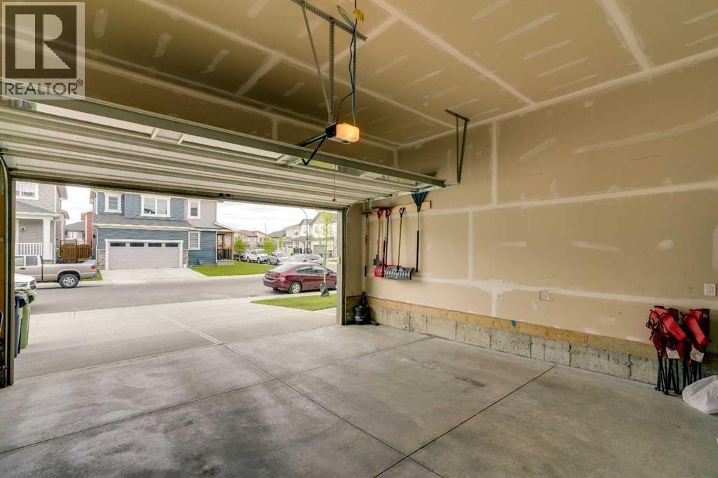 273 Carringwood Close NW — photo 43