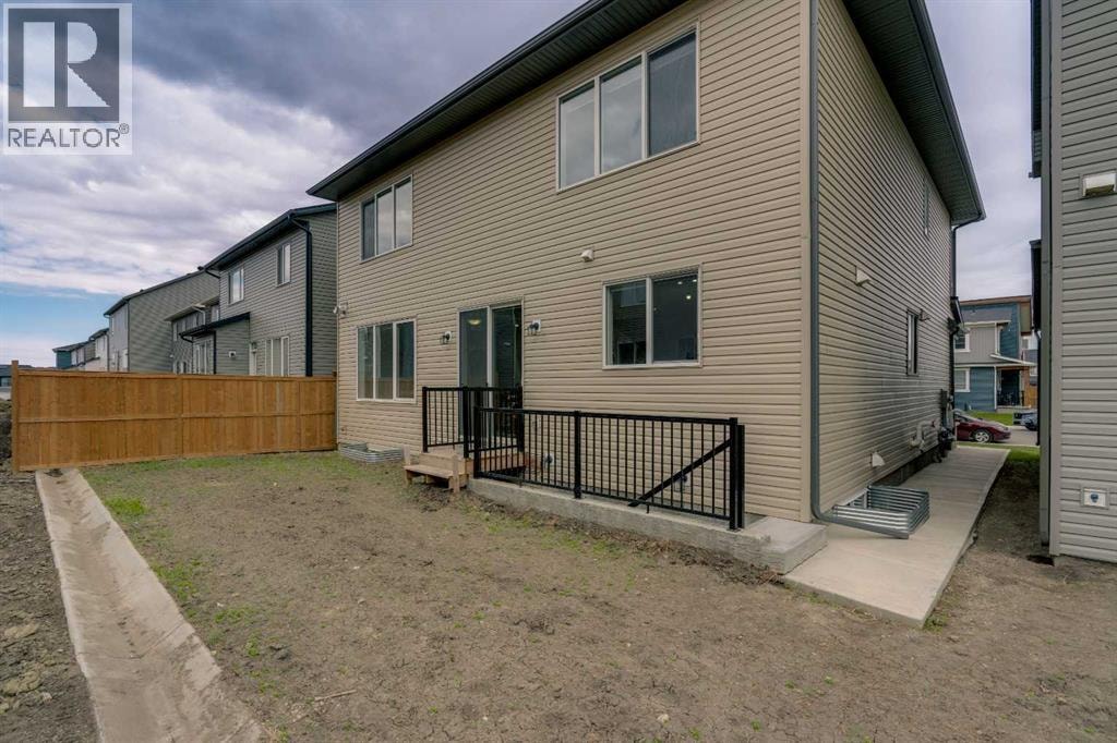 273 Carringwood Close NW — photo 41