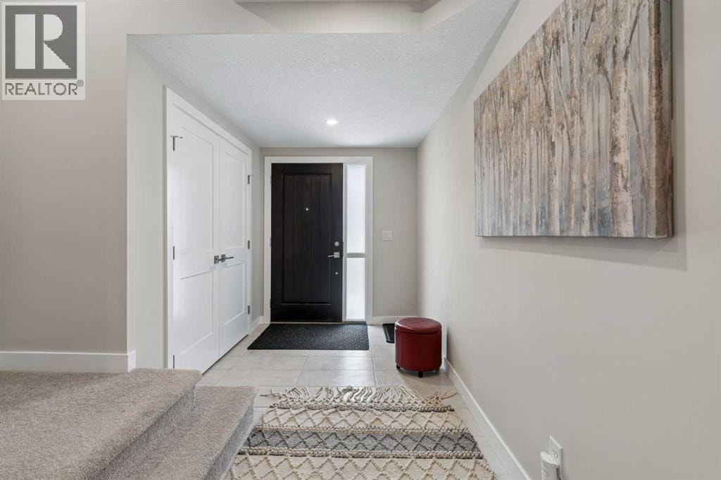 711 Crestridge Common SW — photo 2