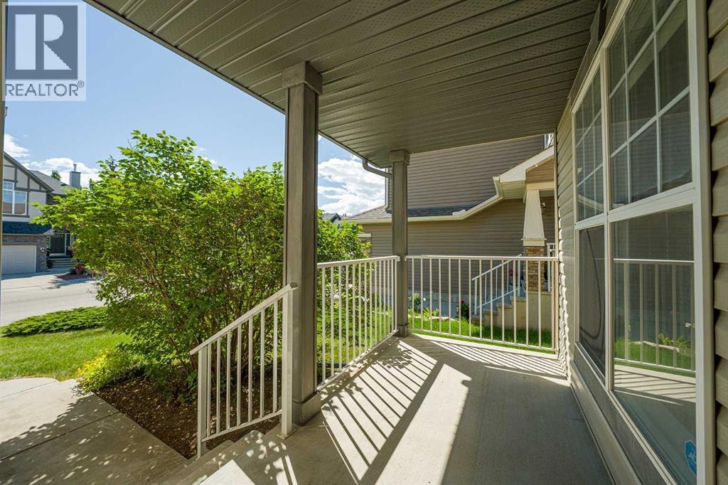 63 Cougartown Close SW — photo 2