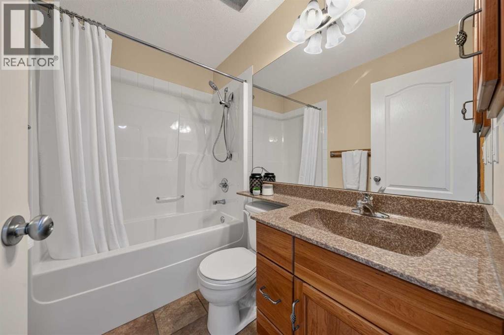 63 Cougartown Close SW — photo 33