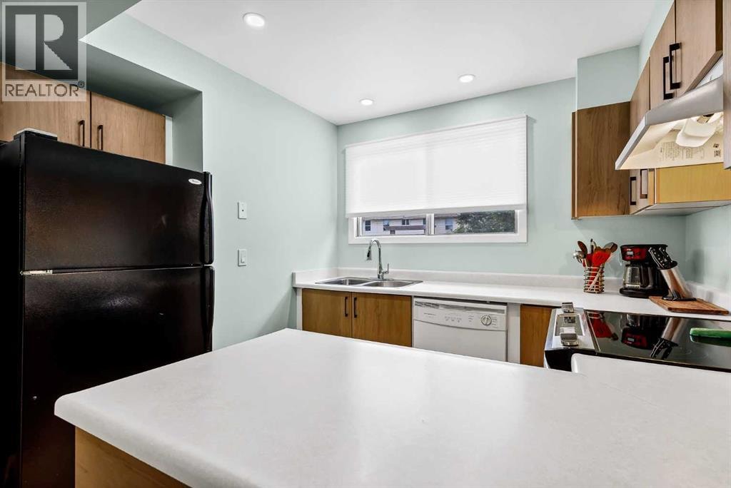2187 Woodview Drive SW — photo 9