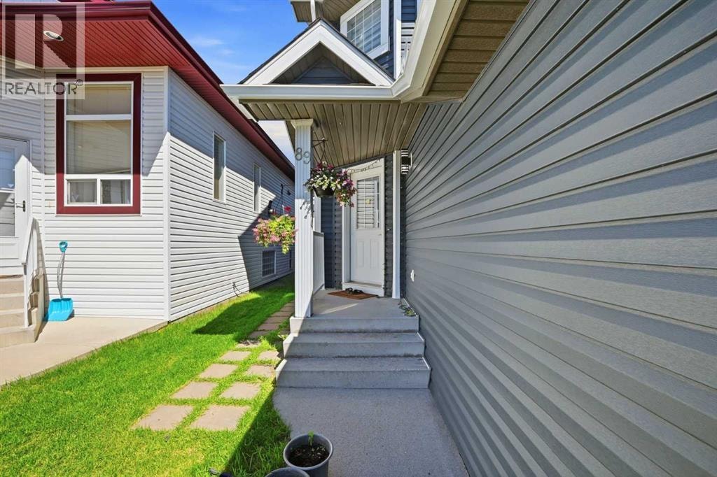 89 Saddlehorn Close NE — photo 2