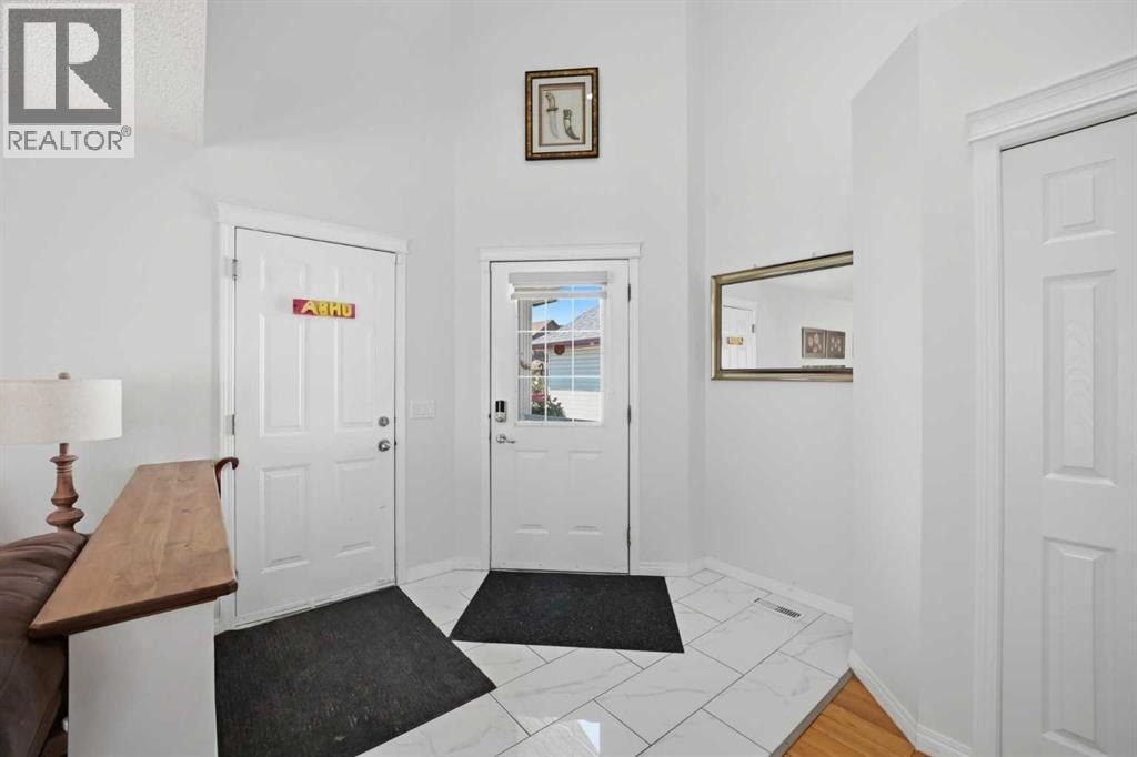 89 Saddlehorn Close NE — photo 3