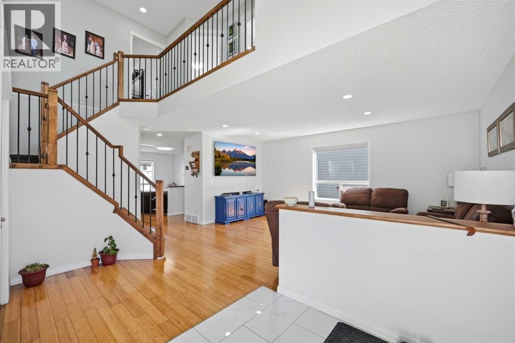 89 Saddlehorn Close NE — photo 4