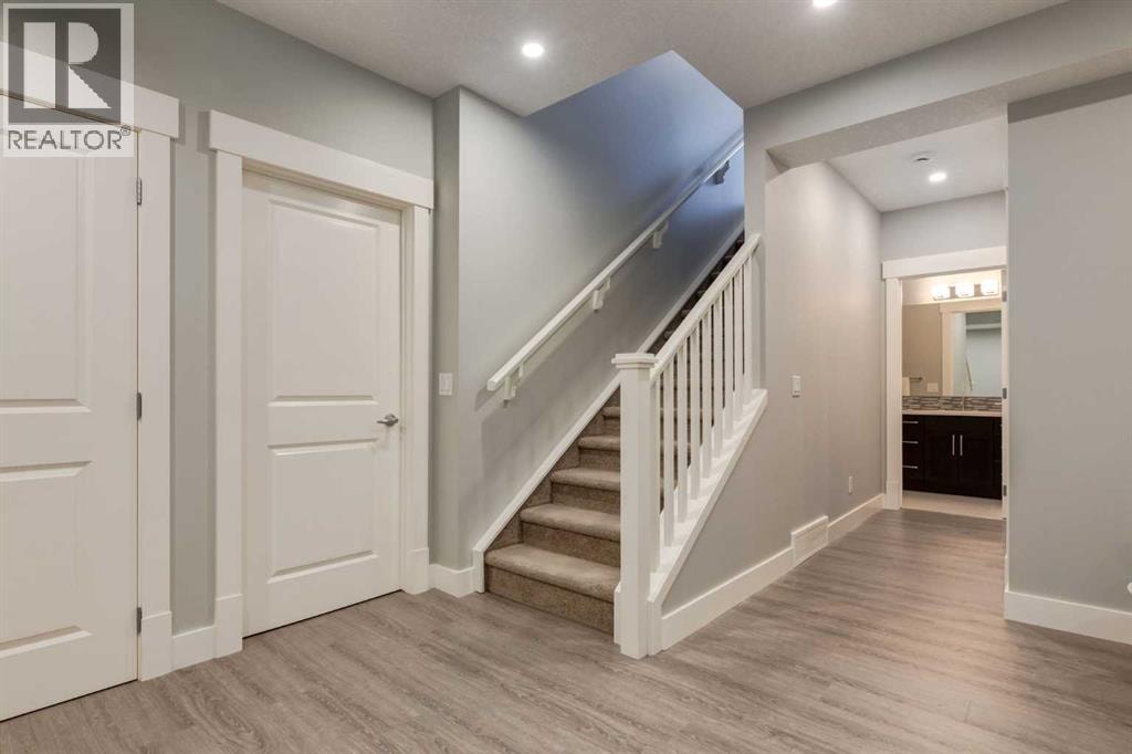 76 Dieppe Drive SW — photo 31