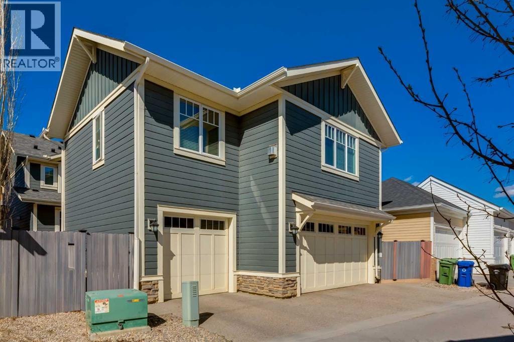 76 Dieppe Drive SW — photo 2