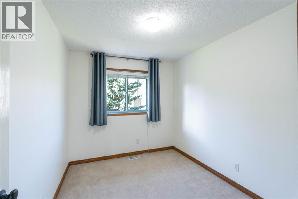 8, 120 Ross Avenue — photo 31