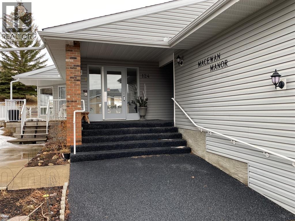 52 Macewan Park Heights NW — photo 40