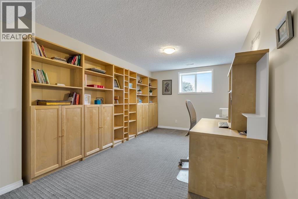 151 Hawkmere View — photo 37