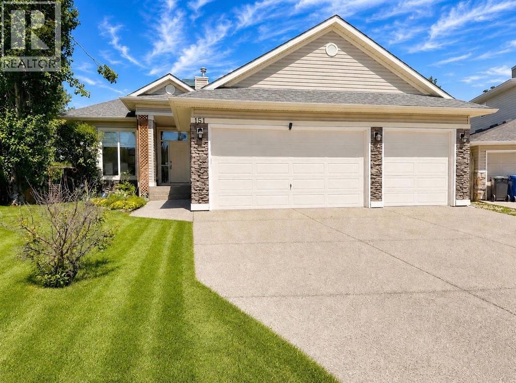 151 Hawkmere View — photo 1