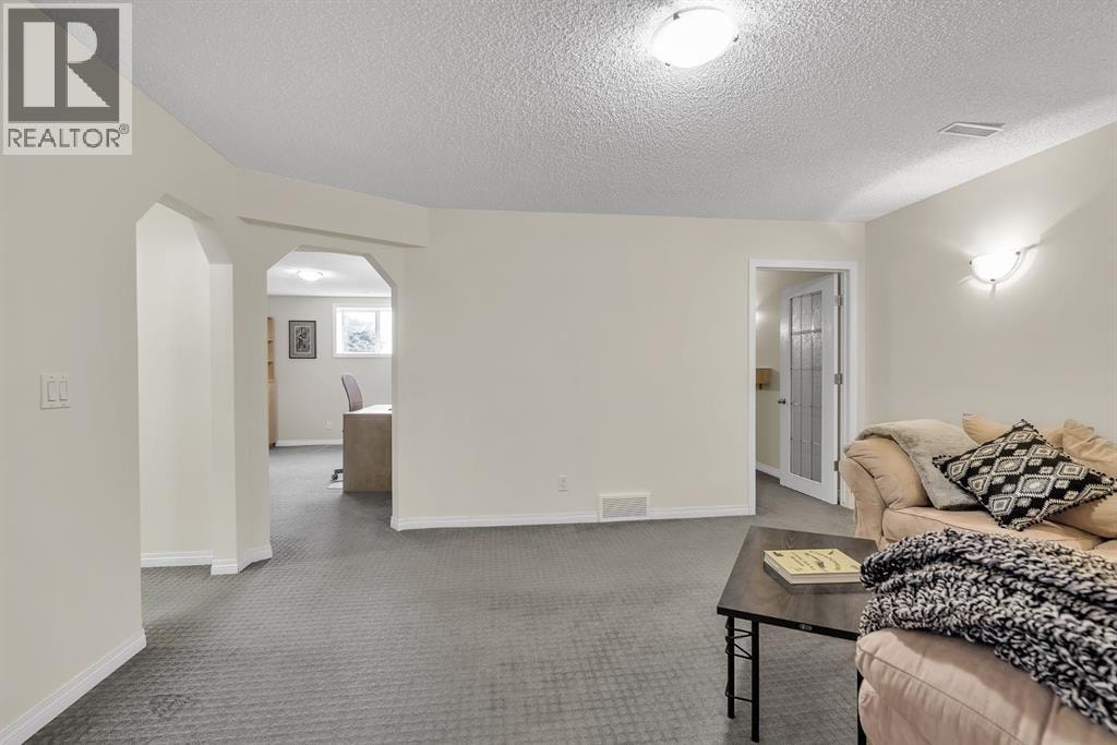151 Hawkmere View — photo 31