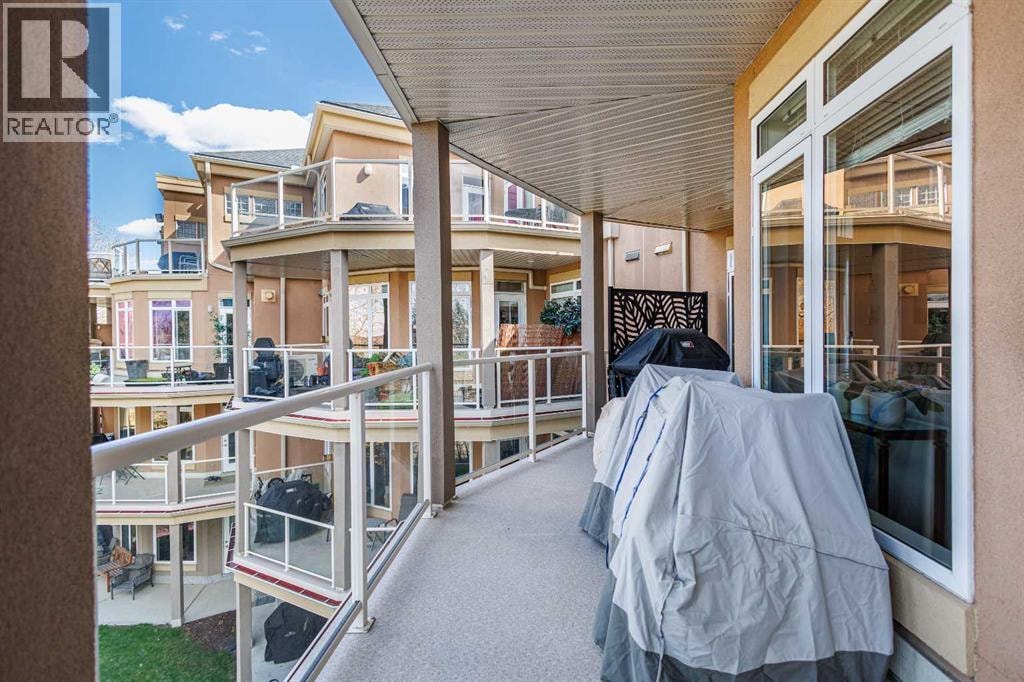 304, 8 Hemlock Crescent SW — photo 30