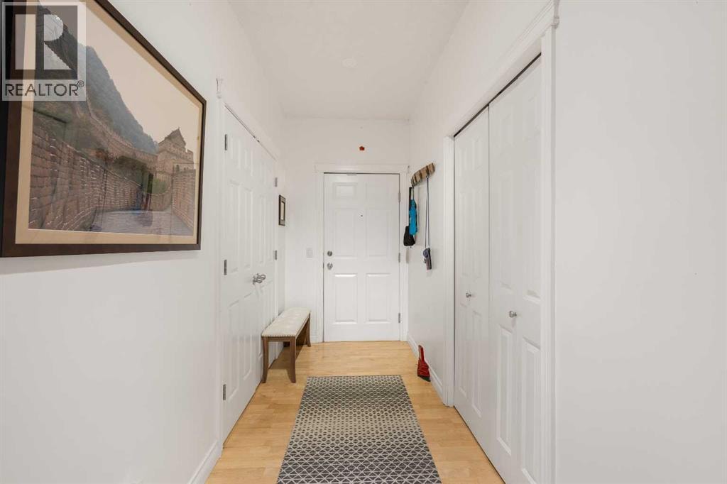 304, 8 Hemlock Crescent SW — photo 4