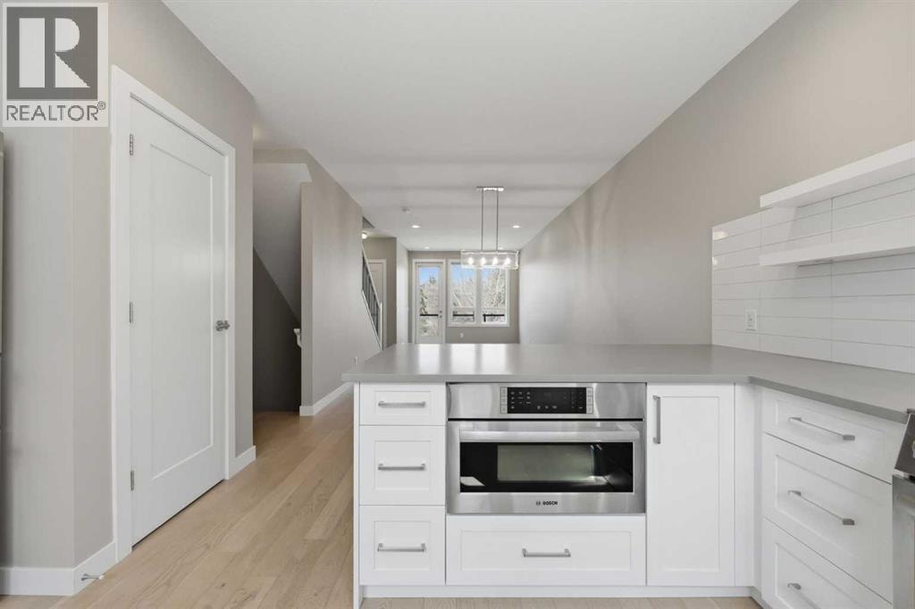 4065 32 Avenue NW — photo 5