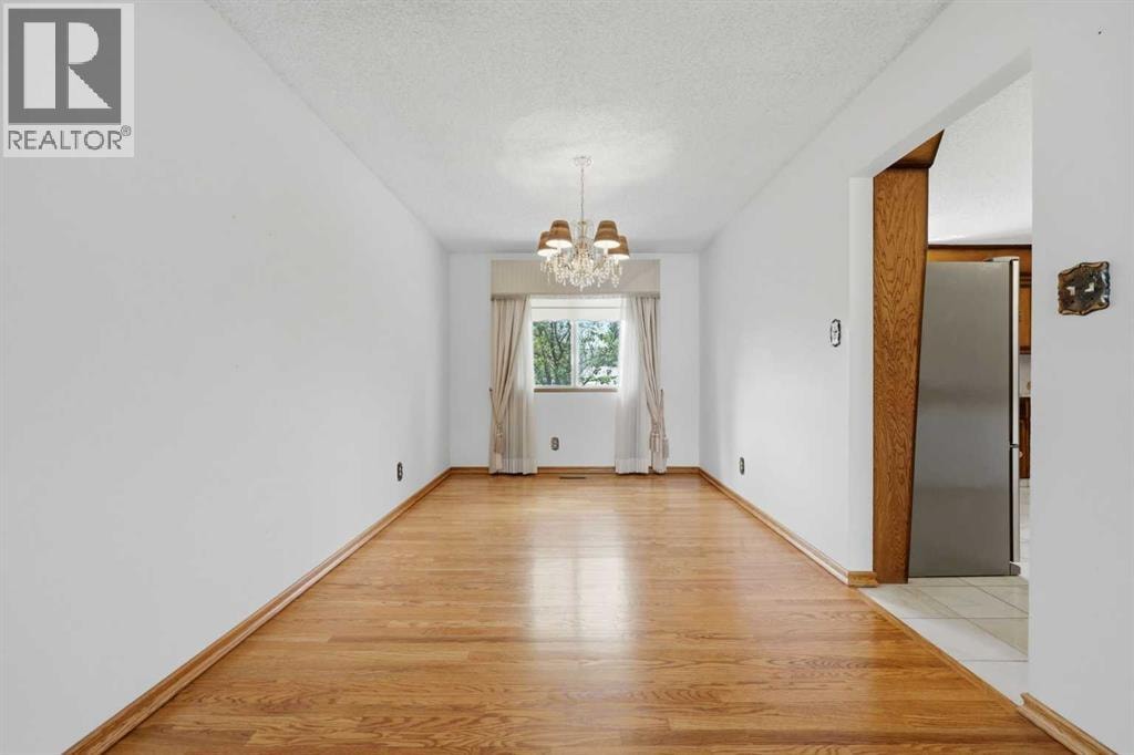480 Berkley Crescent NW — photo 6