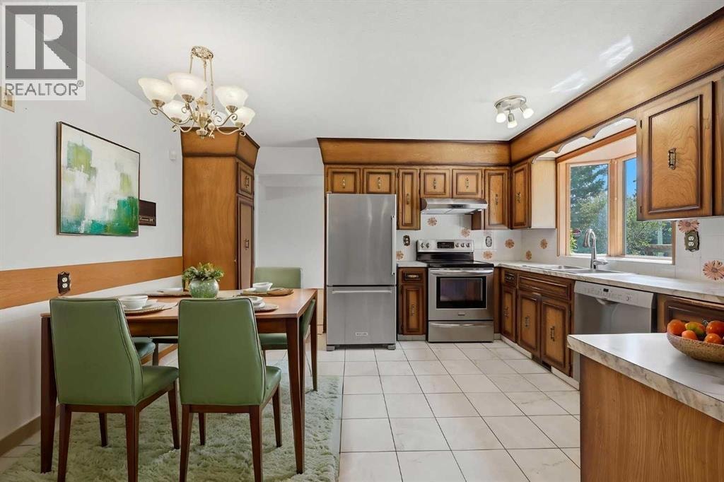 480 Berkley Crescent NW — photo 9