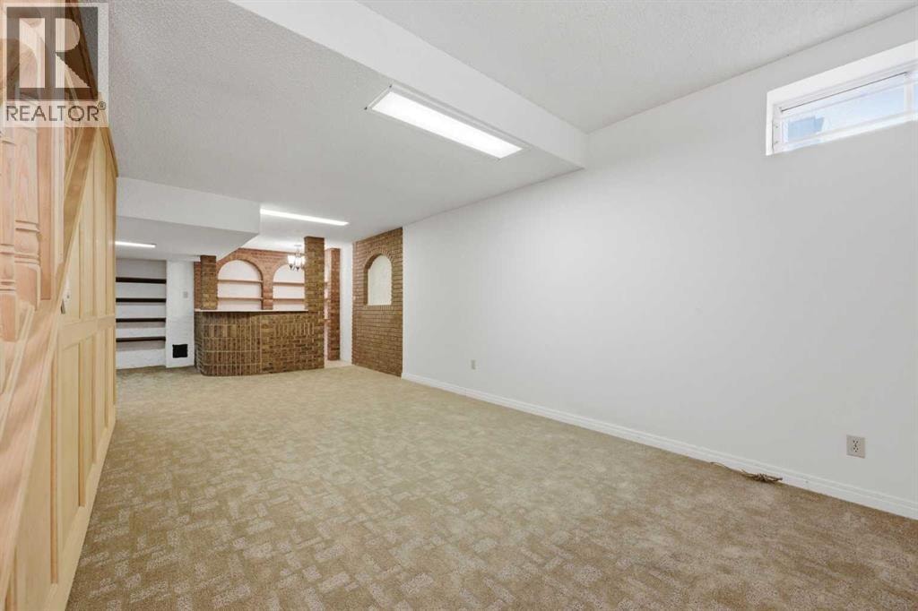 480 Berkley Crescent NW — photo 35