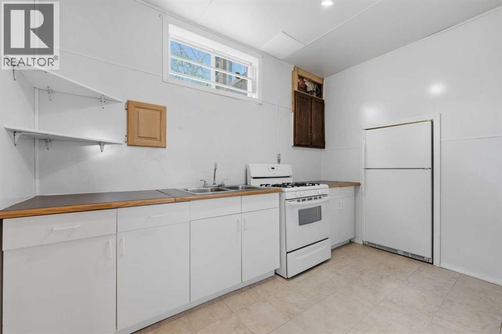 480 Berkley Crescent NW — photo 40