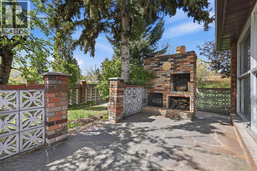 480 Berkley Crescent NW — photo 45