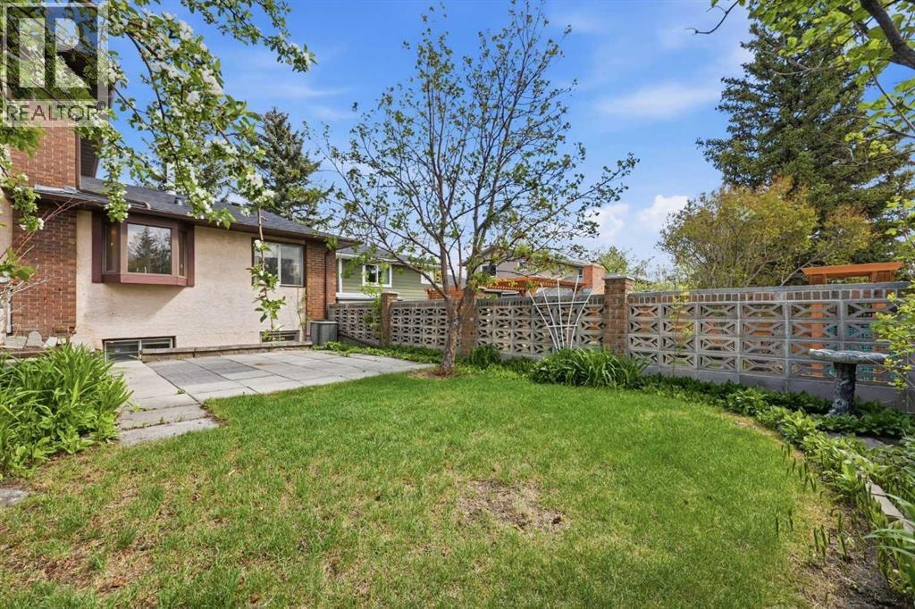 480 Berkley Crescent NW — photo 42