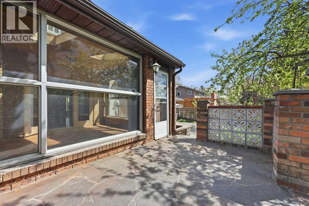 480 Berkley Crescent NW — photo 44