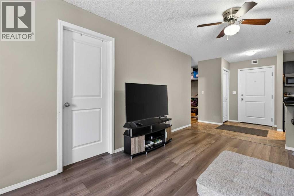 9103, 403 Mackenzie Way SW — photo 11