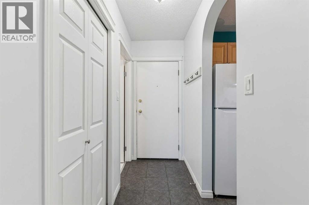 301, 638 Meredith Road NE — photo 7