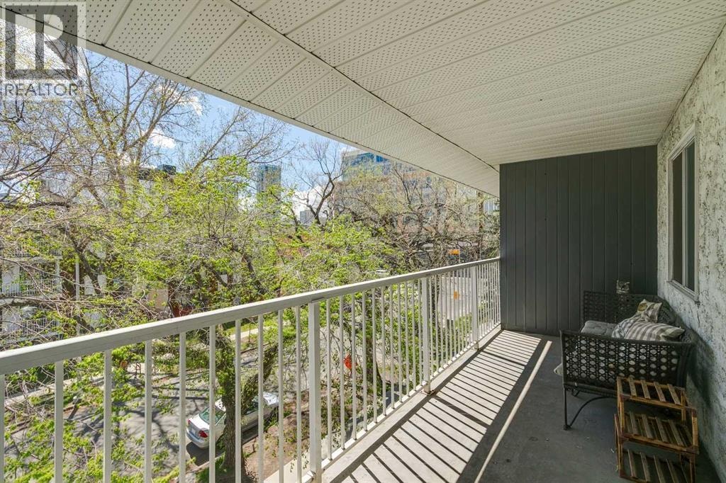 301, 638 Meredith Road NE — photo 15