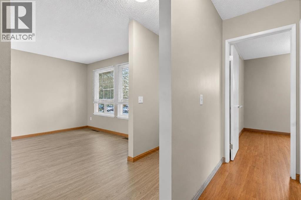 27 Bedford Road NE — photo 3