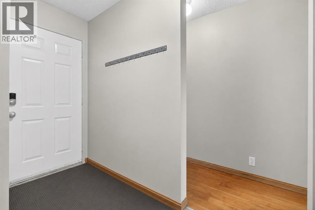 27 Bedford Road NE — photo 2