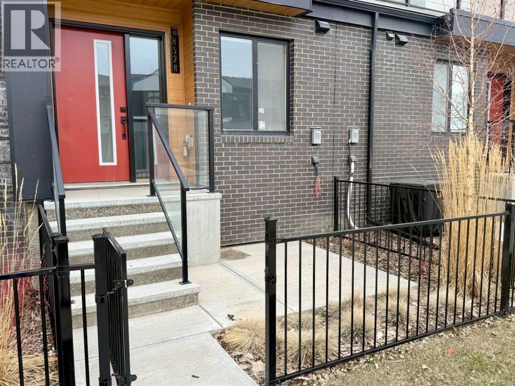 8528 21 Avenue SE — photo 33