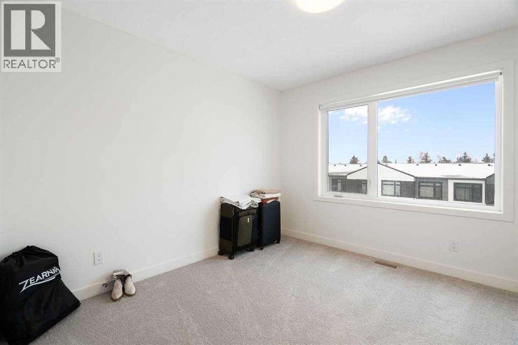 8528 21 Avenue SE — photo 23