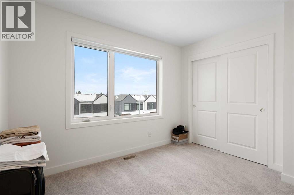 8528 21 Avenue SE — photo 22